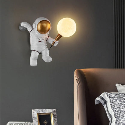 Creative Astronaut Wall Lamp