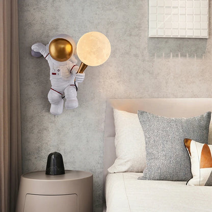 Creative Astronaut Wall Lamp